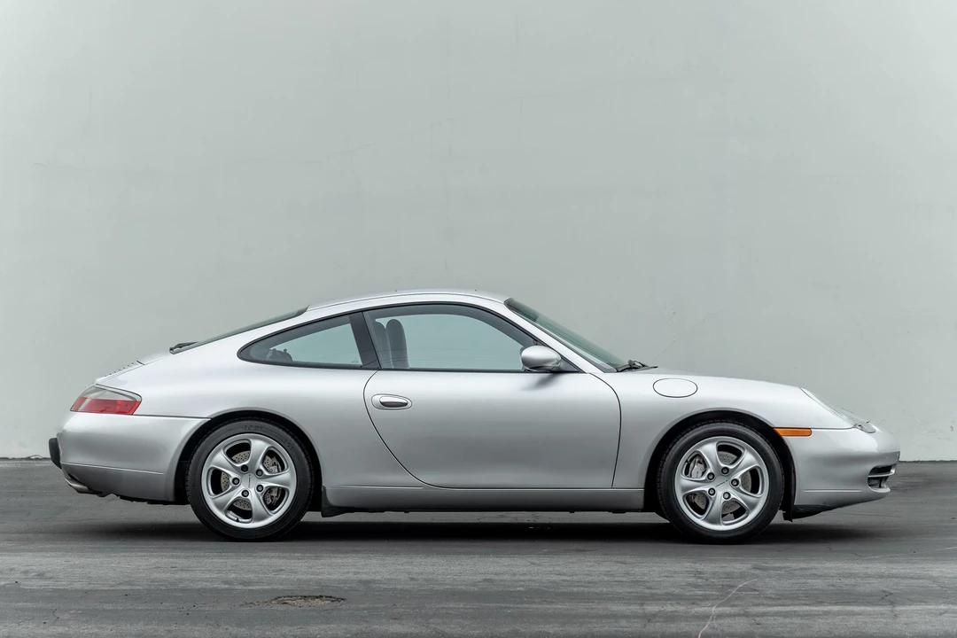 2001 Porsche 996 Carrera - Image 6 of 31