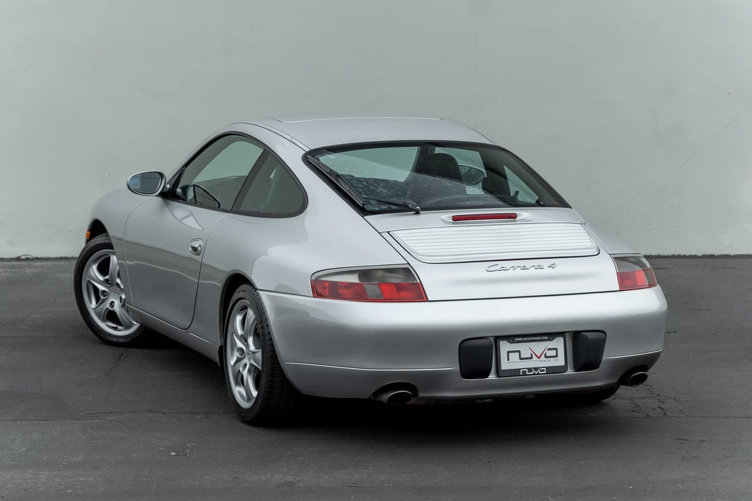 2001 Porsche 996 Carrera - Image 10 of 31