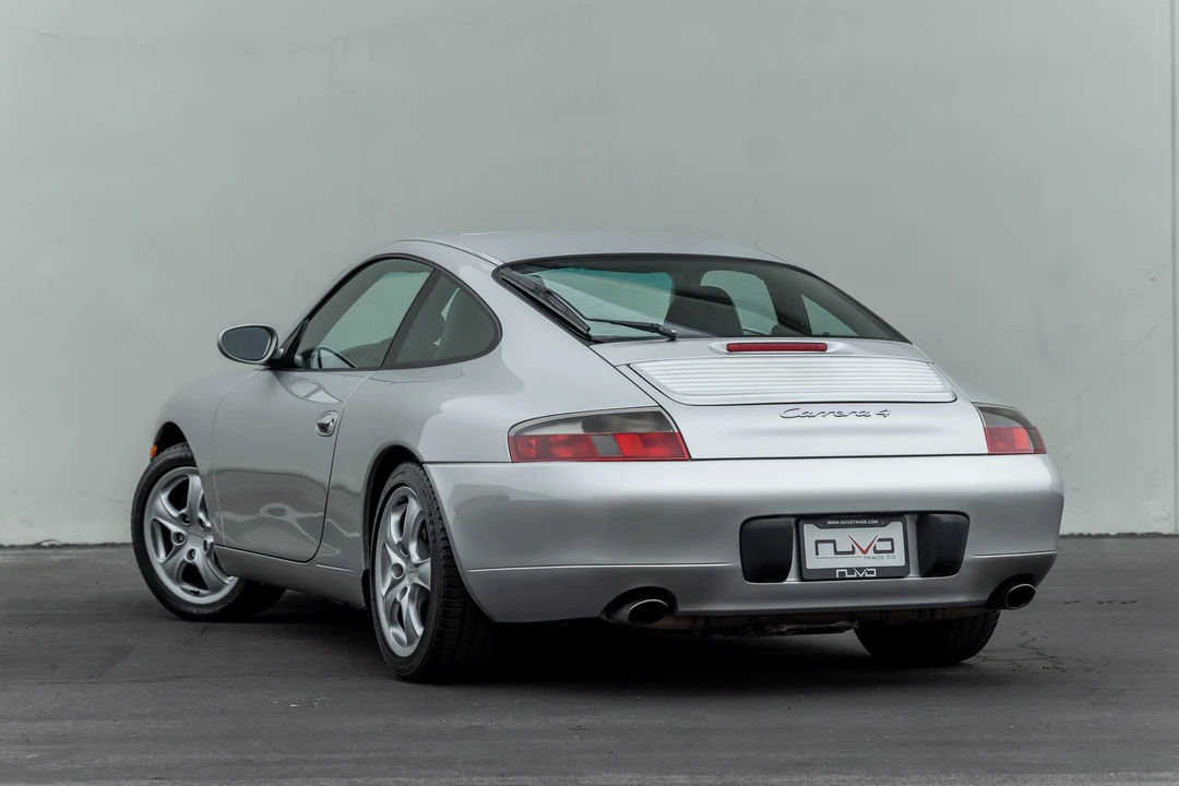 2001 Porsche 996 Carrera - Image 11 of 31
