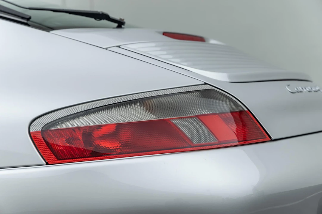 2001 Porsche 996 Carrera - Image 25 of 31
