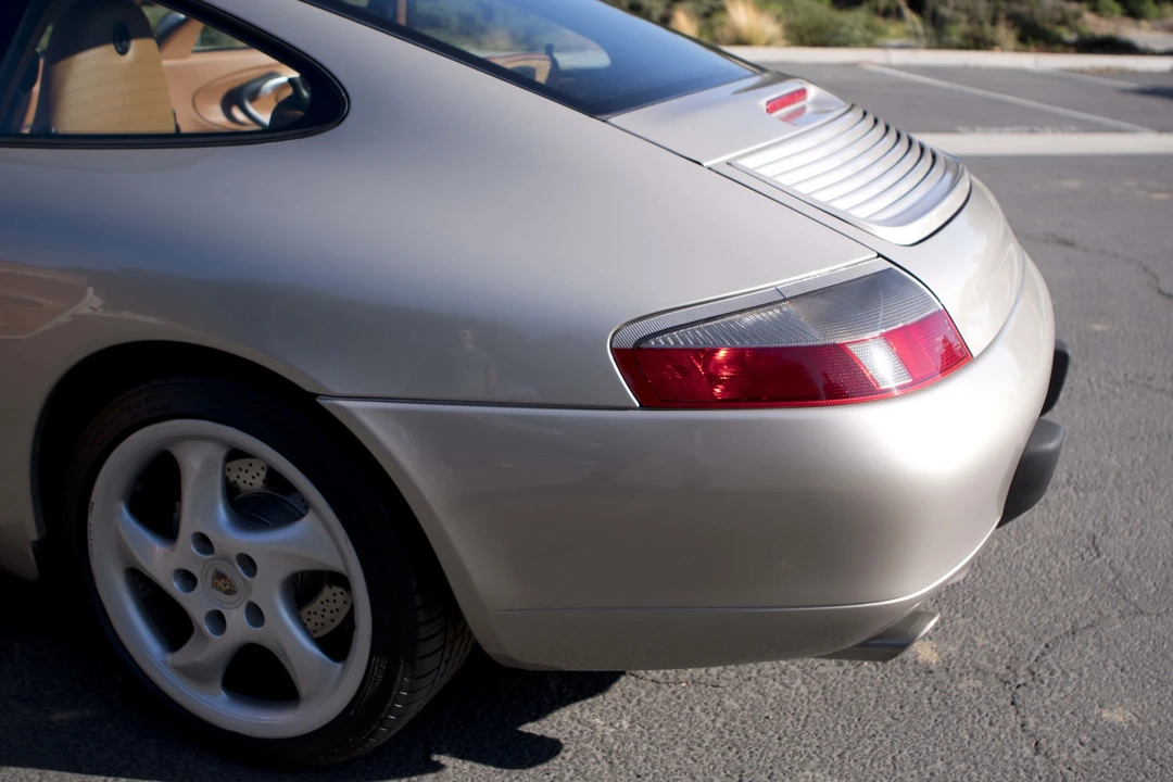 2001 Porsche 996 Carrera - Image 8 of 31