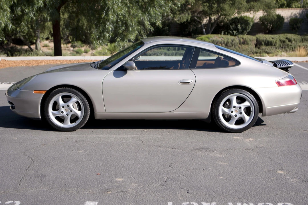 2001 Porsche 996 Carrera - Image 12 of 31