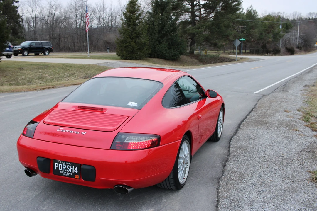 2001 Porsche 996 Carrera 4 - Image 11 of 31