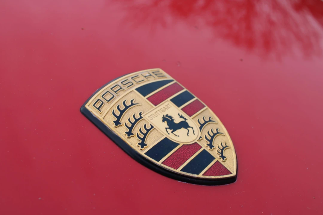 2001 Porsche 996 Carrera 4 - Image 24 of 31