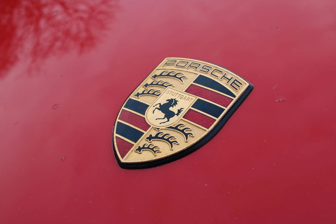 2001 Porsche 996 Carrera 4 - Image 26 of 31