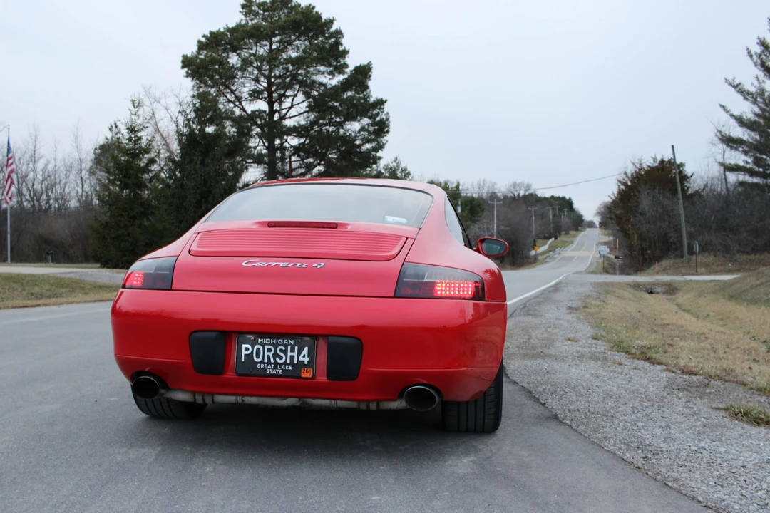 2001 Porsche 996 Carrera 4 - Image 10 of 31