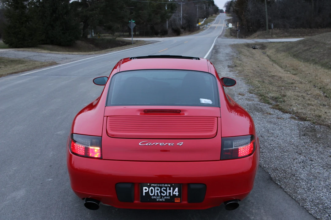 2001 Porsche 996 Carrera 4 - Image 9 of 31