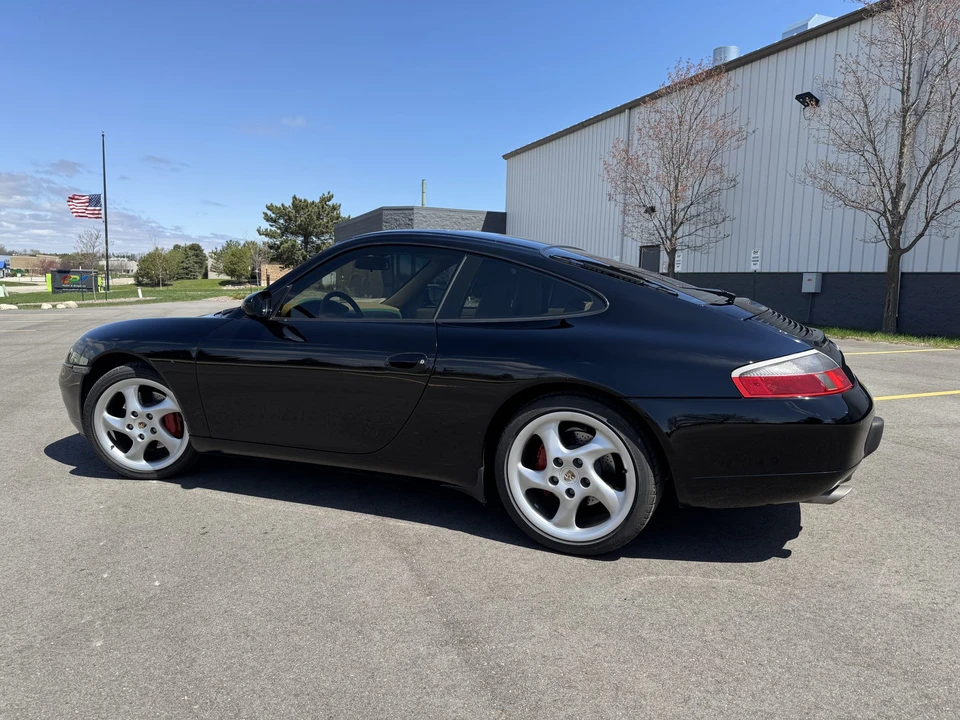 2001 Porsche 996 Carrera 4 - Image 5 of 31