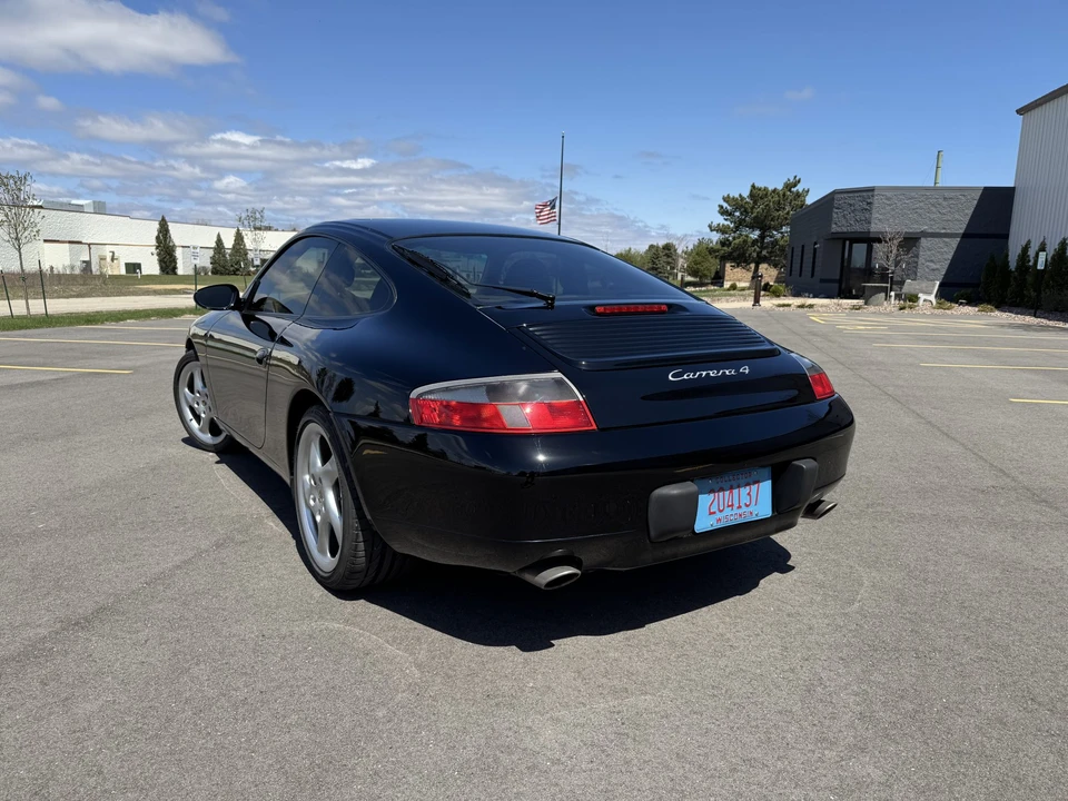 2001 Porsche 996 Carrera 4 - Image 6 of 31