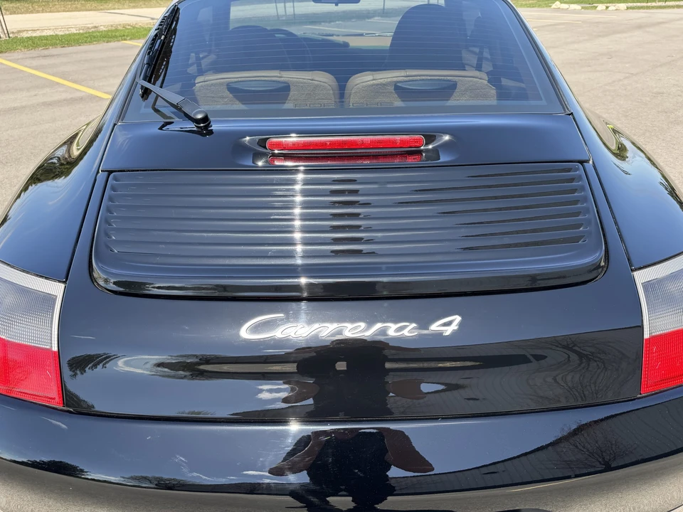 2001 Porsche 996 Carrera 4 - Image 16 of 31