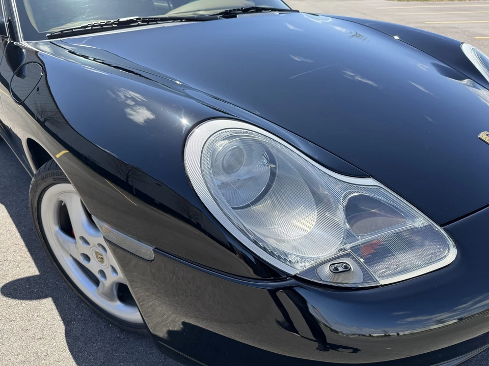 2001 Porsche 996 Carrera 4 - Image 11 of 31