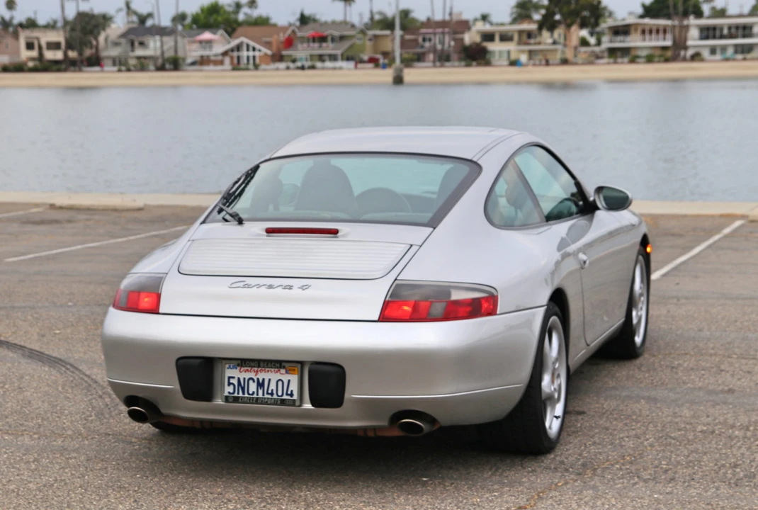 2001 Porsche 996 Carrera - Image 28 of 31