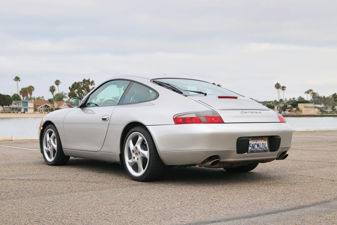 2001 Porsche 996 Carrera - Image 19 of 31