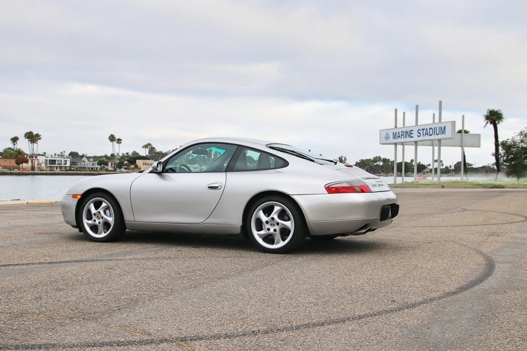 2001 Porsche 996 Carrera - Image 16 of 31