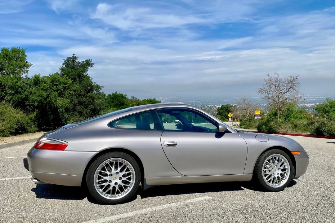 2001 Porsche 996 Carrera - Image 13 of 31
