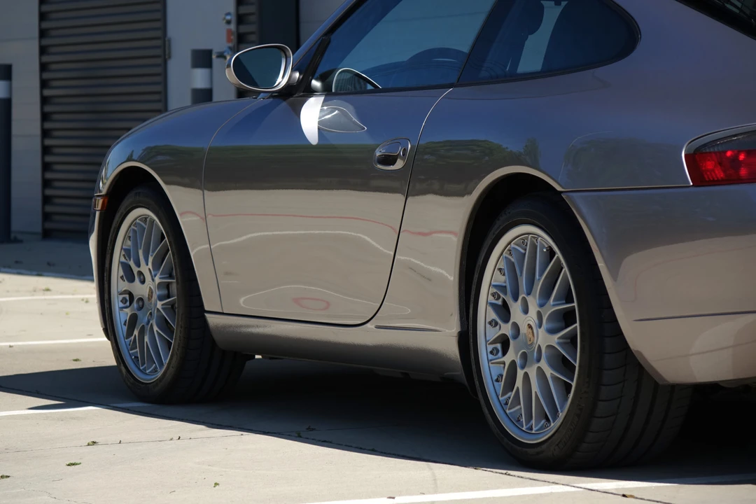 2001 Porsche 996 Carrera - Image 23 of 31