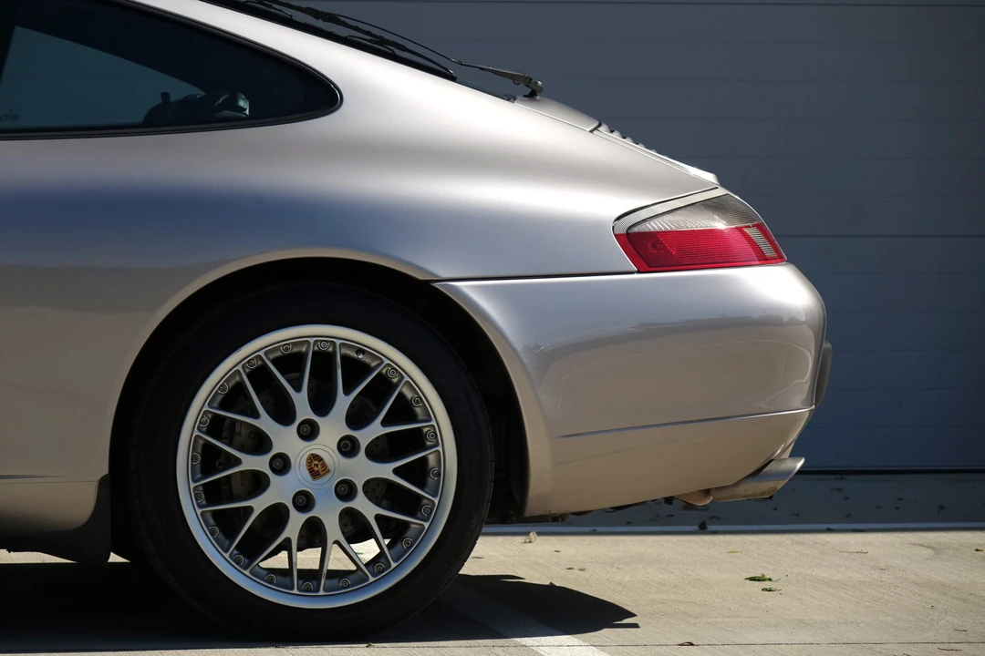 2001 Porsche 996 Carrera - Image 27 of 31
