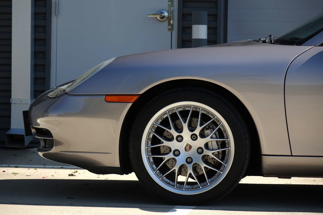 2001 Porsche 996 Carrera - Image 26 of 31