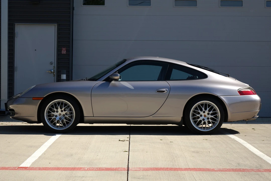 2001 Porsche 996 Carrera - Image 16 of 31
