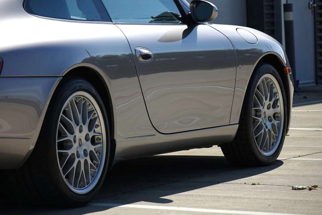 2001 Porsche 996 Carrera - Image 28 of 31