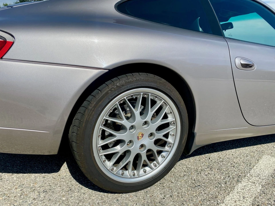 2001 Porsche 996 Carrera - Image 19 of 31