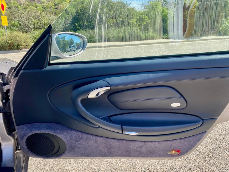 2001 Porsche 996 Carrera - Image 23 of 31