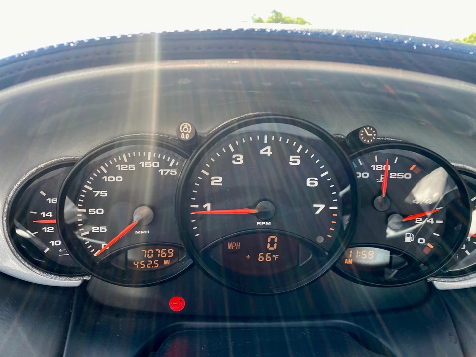 2001 Porsche 996 Carrera - Image 31 of 31