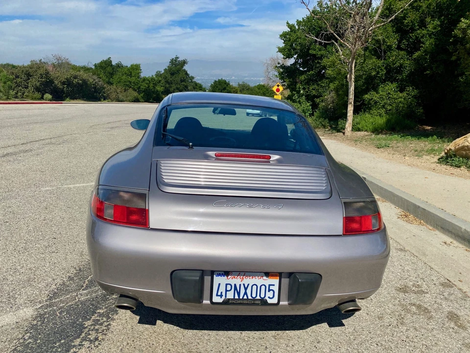 2001 Porsche 996 Carrera - Image 9 of 31
