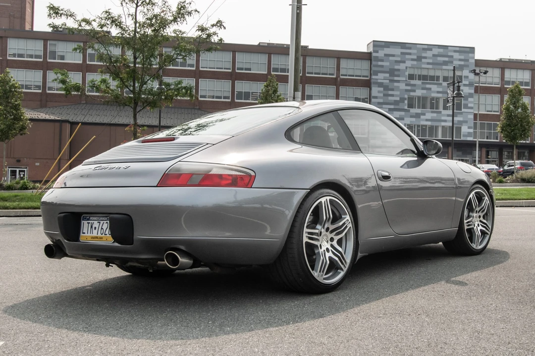 2001 Porsche 996 Carrera - Image 5 of 31