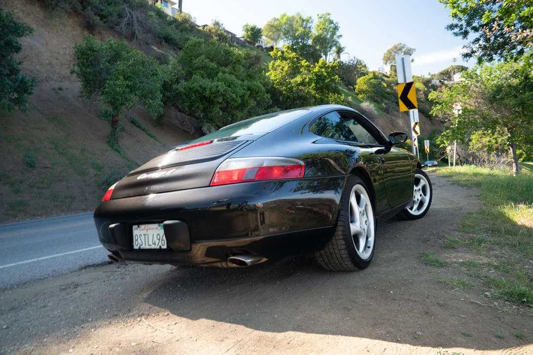 2001 Porsche 996 Carrera - Image 18 of 31