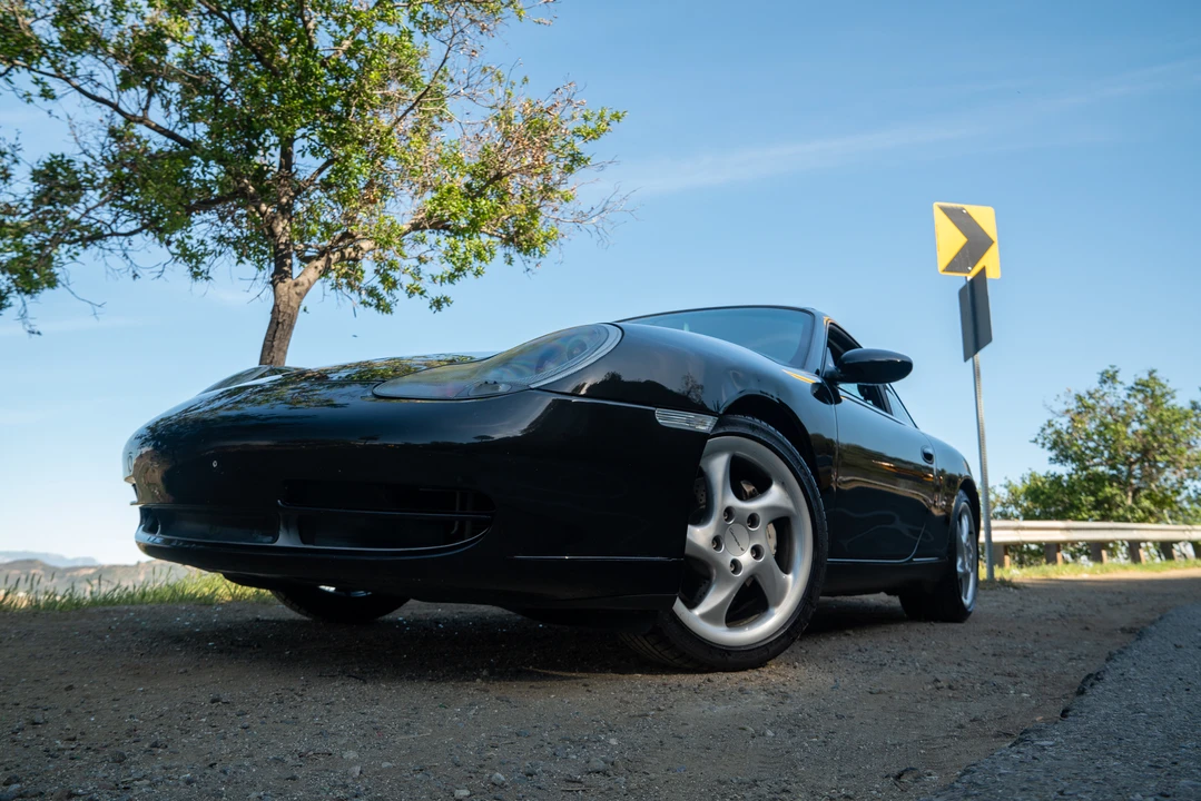 2001 Porsche 996 Carrera - Image 6 of 31