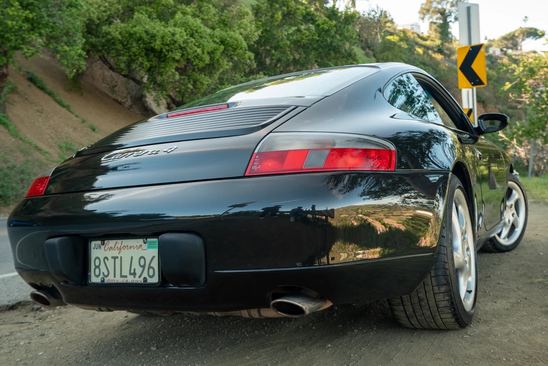 2001 Porsche 996 Carrera - Image 23 of 31
