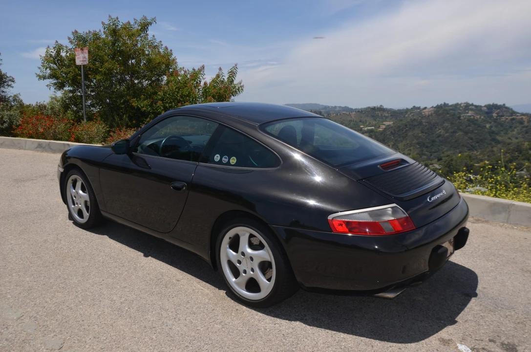2001 Porsche 996 Carrera - Image 28 of 31
