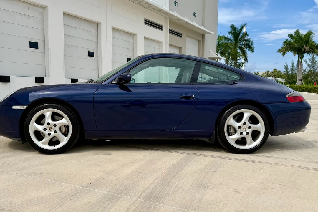 2001 Porsche 996 Carrera 4 - Image 7 of 31