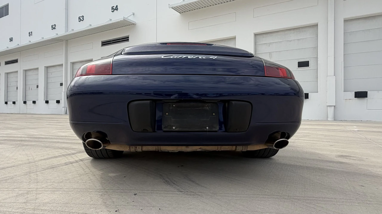 2001 Porsche 996 Carrera 4 - Image 14 of 31