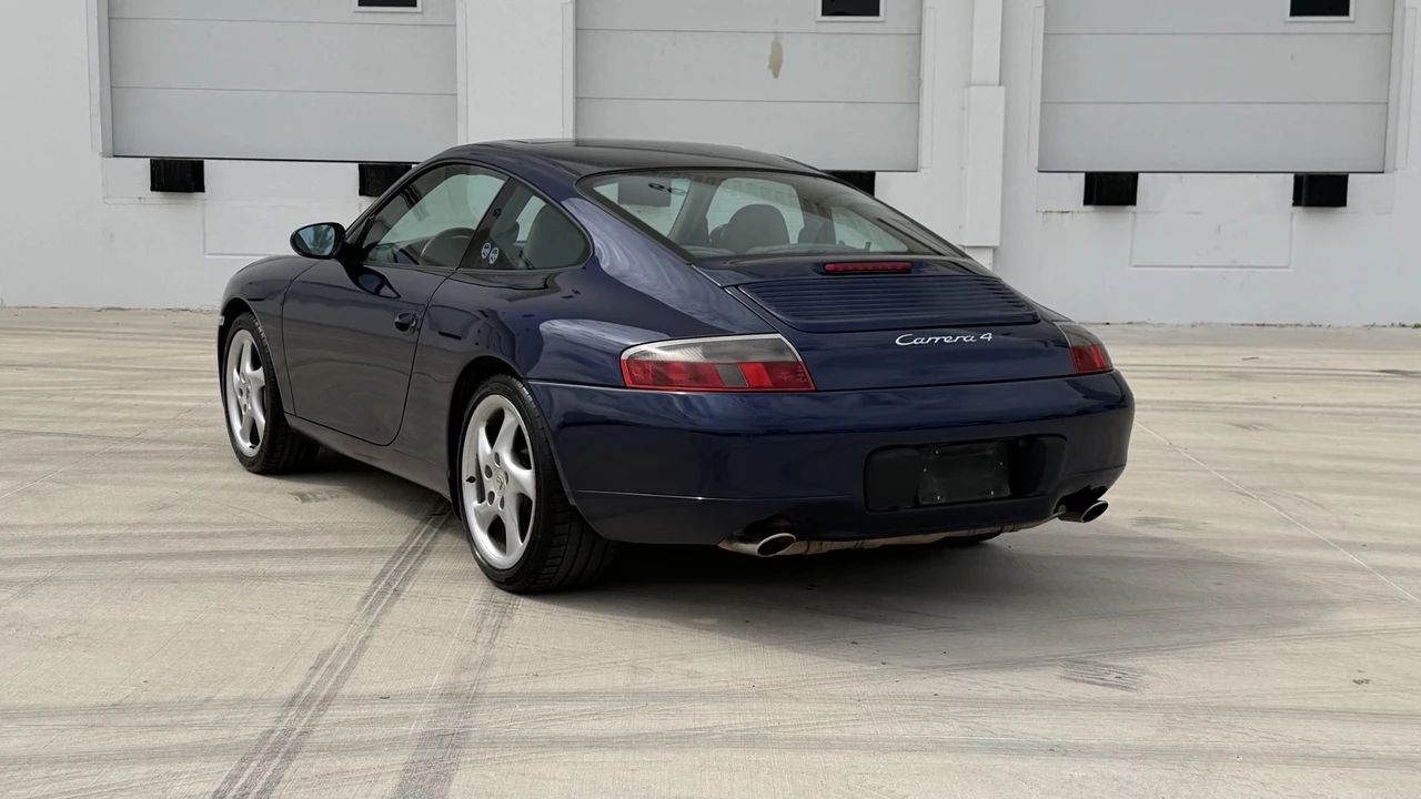 2001 Porsche 996 Carrera 4 - Image 10 of 31
