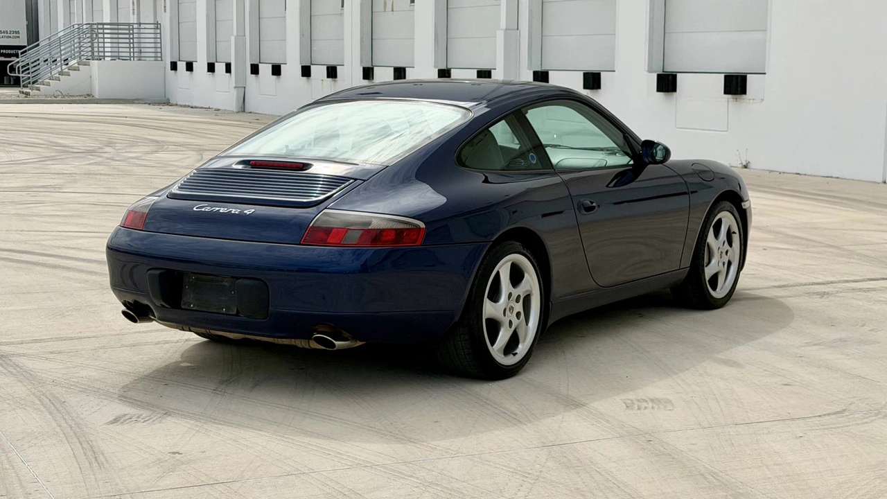 2001 Porsche 996 Carrera 4 - Image 18 of 31