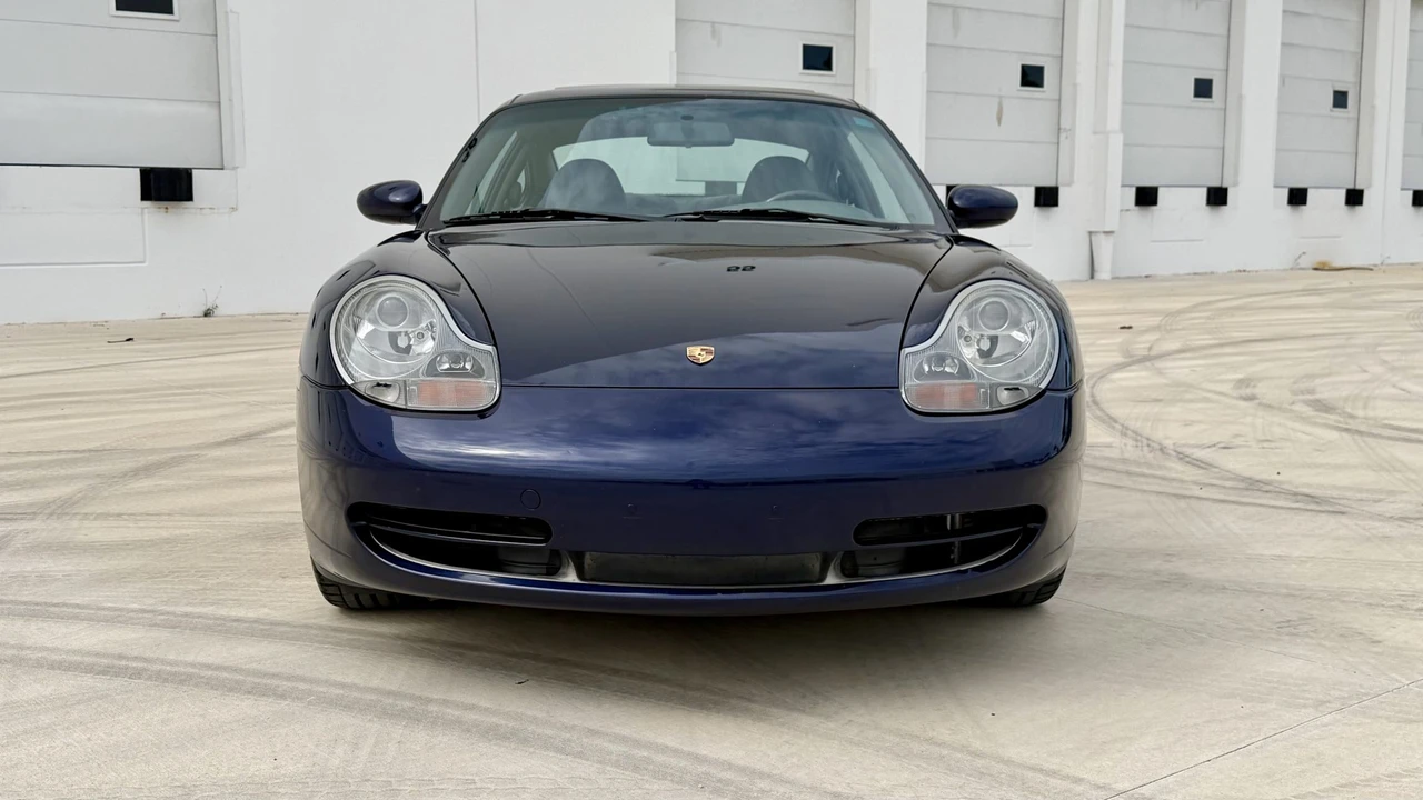 2001 Porsche 996 Carrera 4 - Image 24 of 31
