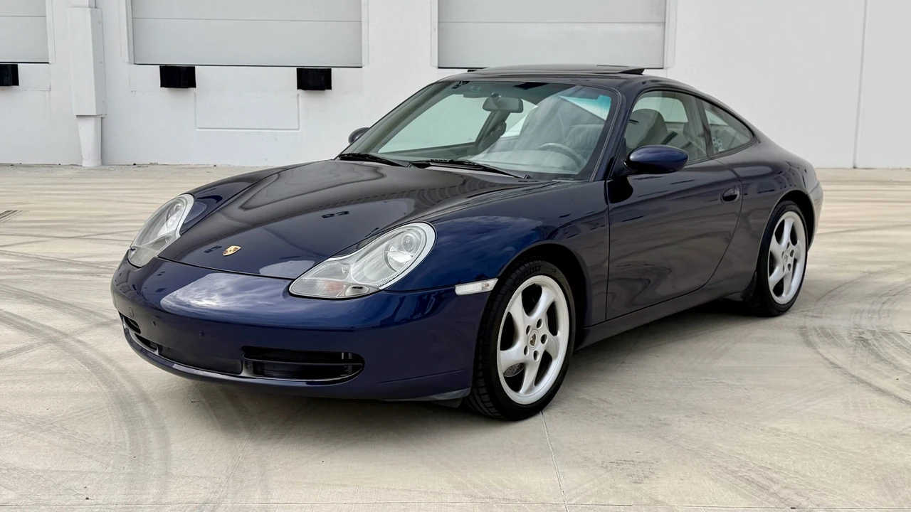 2001 Porsche 996 Carrera 4 - Image 5 of 31