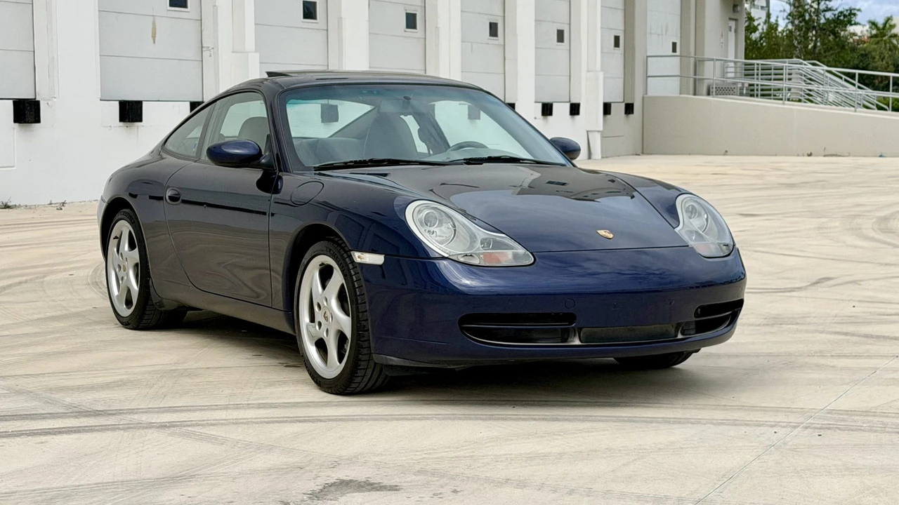 2001 Porsche 996 Carrera 4 - Image 22 of 31