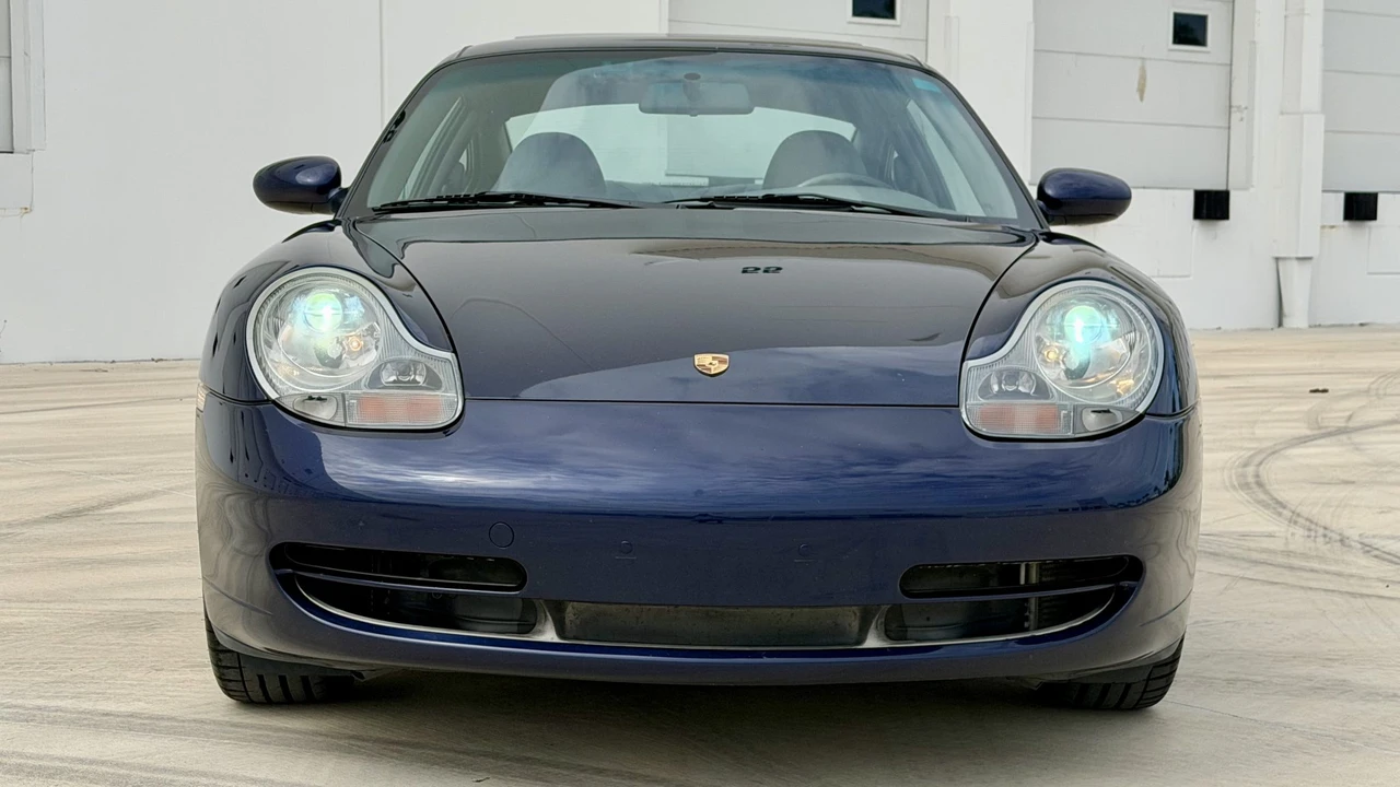 2001 Porsche 996 Carrera 4 - Image 23 of 31