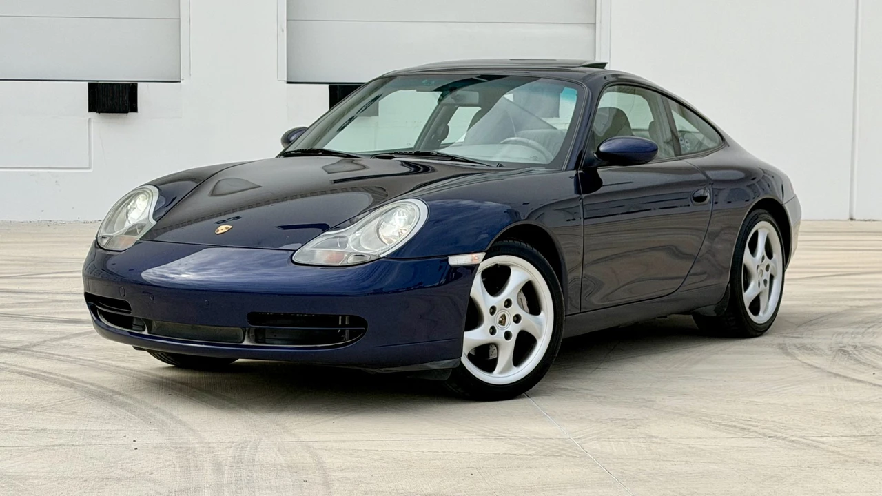 2001 Porsche 996 Carrera 4 - Image 2 of 31