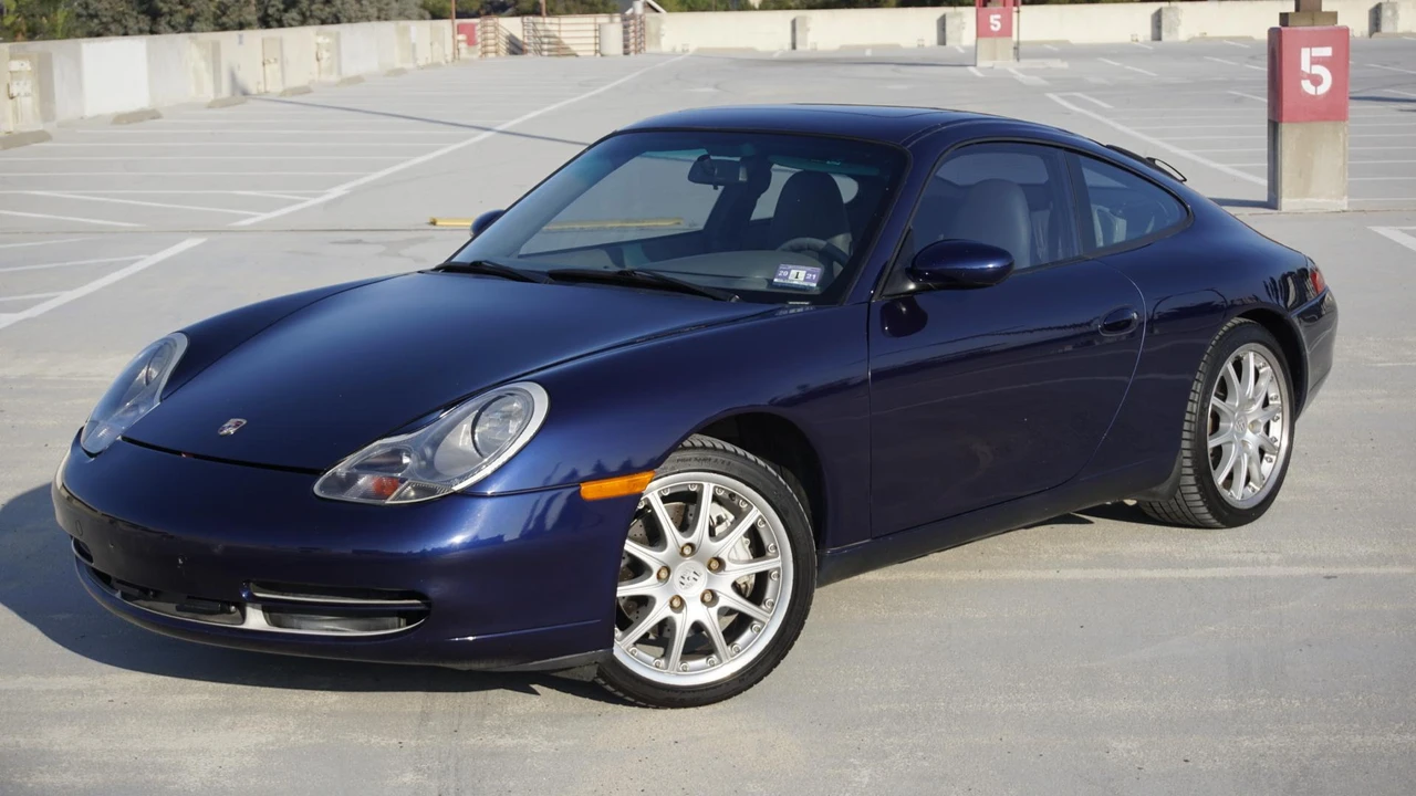 2001 Porsche 996 Carrera - Image 8 of 31