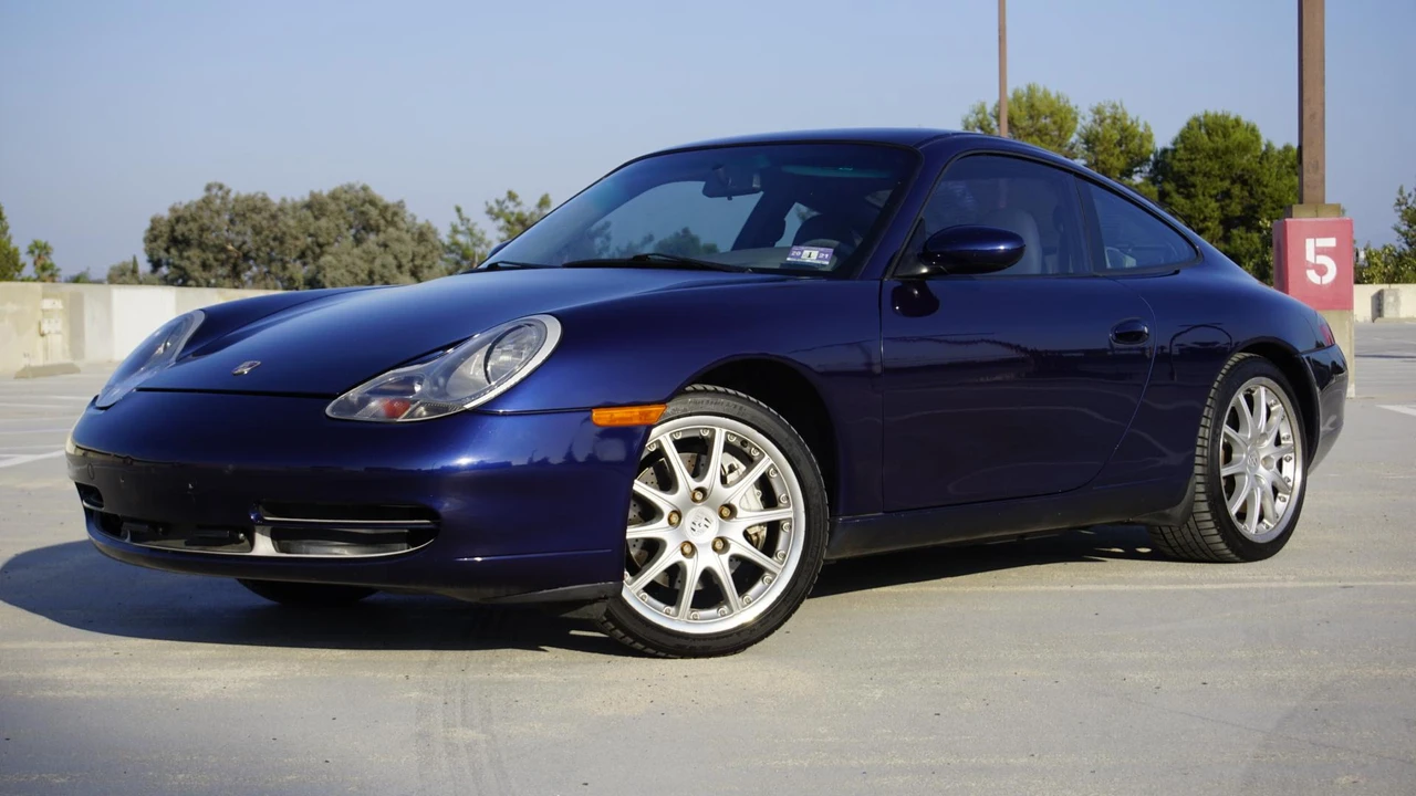 2001 Porsche 996 Carrera - Image 10 of 31