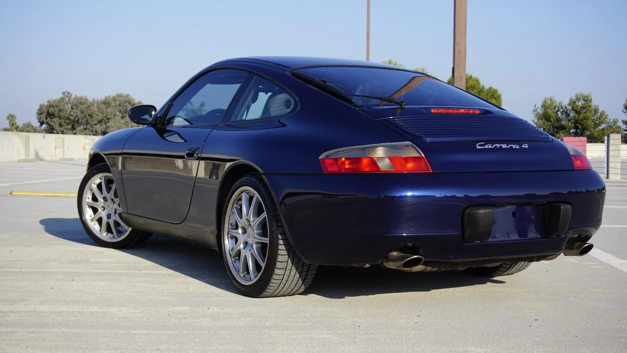 2001 Porsche 996 Carrera - Image 15 of 31