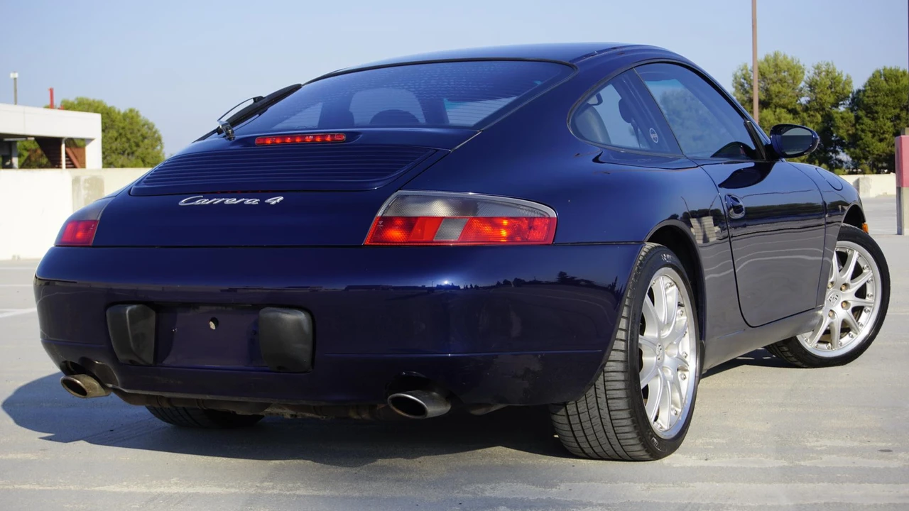 2001 Porsche 996 Carrera - Image 18 of 31