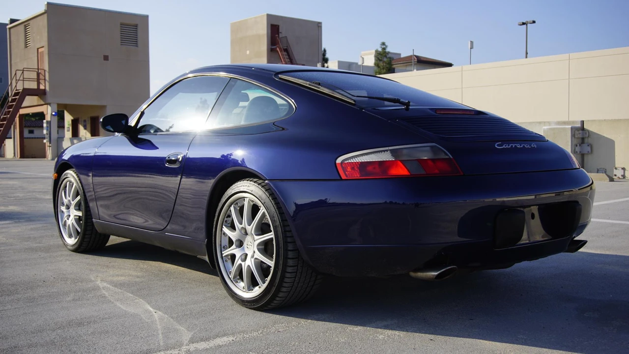2001 Porsche 996 Carrera - Image 14 of 31