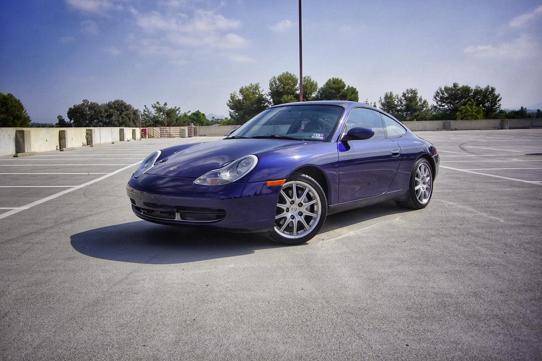 2001 Porsche 996 Carrera - Image 9 of 31