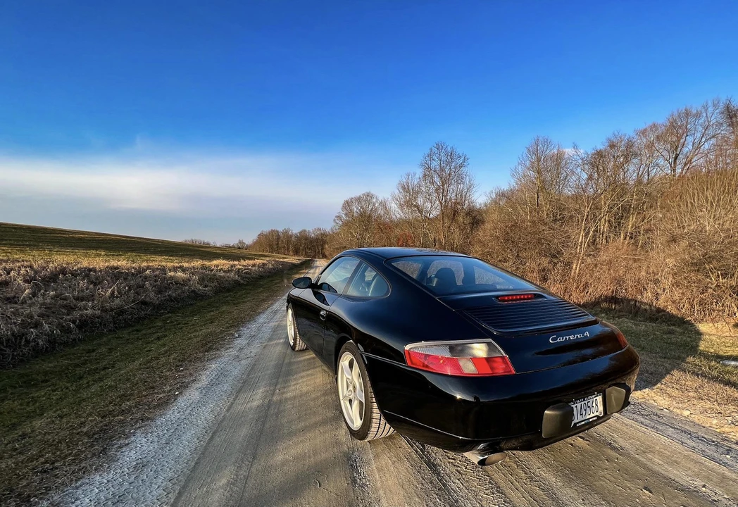 2001 Porsche 996 Carrera - Image 12 of 31