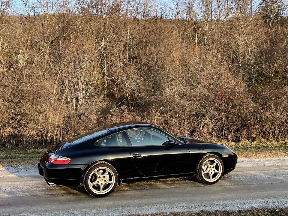 2001 Porsche 996 Carrera - Image 28 of 31